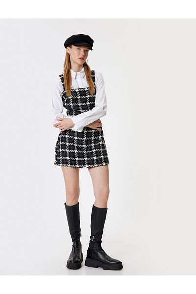 Koton Ärmelloser Overall mit quadratischem Ausschnitt und Tweed-Salopet-Shorts