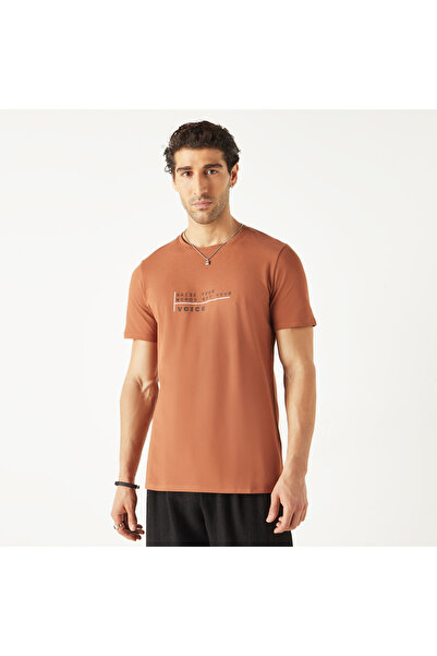 Iconic تي شيرت بطبعة طباعية وأكمام قصيرة