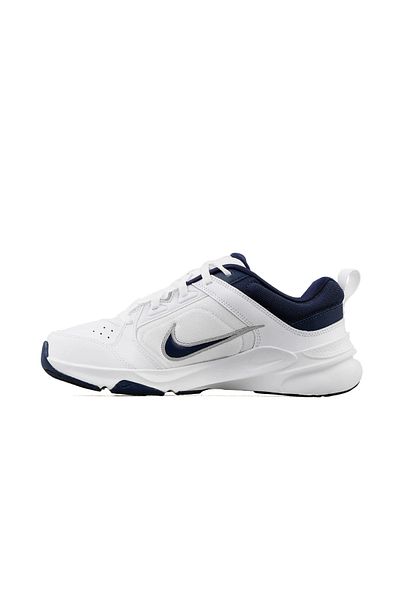 Nike White Unisex Training Shoes