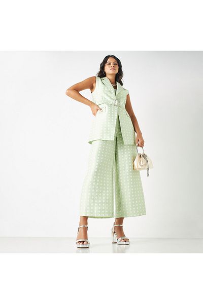 Iconic Textured Wide Leg Pants with Button Closure and Pockets