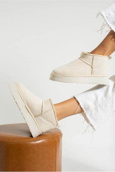 Kids Club Shoes Μπεζ κοντές γυναικείες μπότες - Hugg χοντρή σόλα και μάλλινο εσωτερικό στον αστράγαλο