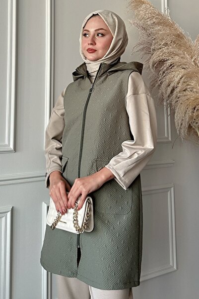 InStyle Prošívaná khaki vesta s kapsami