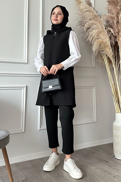 InStyle Капитонирана черна жилетка с джобове