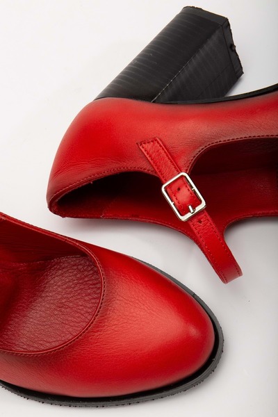 ANALİN SHOES Kadın Hakiki Deri Bantlı Topuklu Ayakkabı Kırmızı