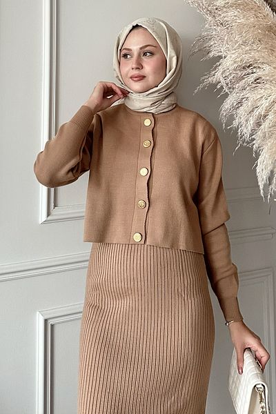InStyle طقم سترة صوفية مضلعة مزدوجة باللون البيج