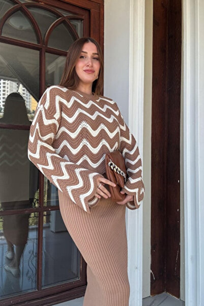 Trade Bazaar Комплект с блуза с мотиви и пола Комплект от две части, изплетен на една кука