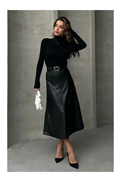BEES JEANS Black Leather Women's Skirt - Belt and Buckle Detailed