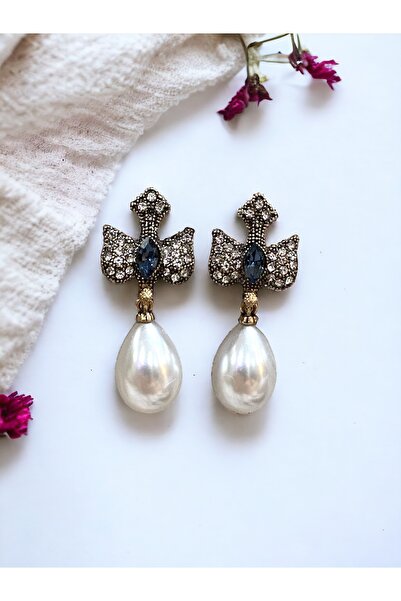 FAYRA ACCESSORIES Su Damlası İnci Sallantılı Kırlangıç Figürü Küpe