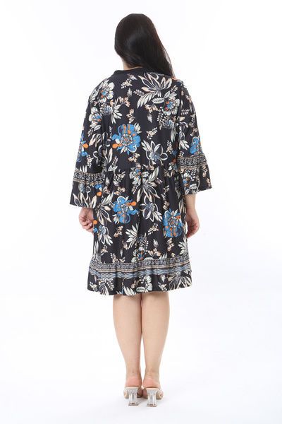 Şans Жіноче велике плаття темно-синього кольору з ґудзиками спереду, воланами на рукавах і складками на подолі 65N38471