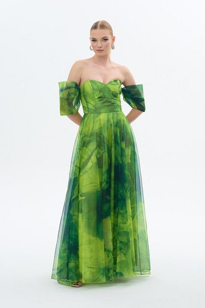 Carmen Grünes Organza-Abendkleid mit tiefen Ärmeln