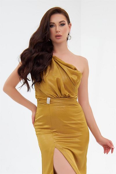 Carmen Safranfarbenes, einärmeliges, langes Abendkleid mit Schlitz