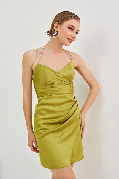 Carmen Fıstık Yeşili Saten Sırt Dekolteli Kısa Abiye Elbise