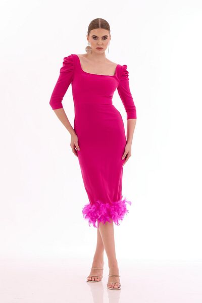 Carmen Fuchsiafarbenes Midi-Abschlussballkleid mit Krepprock und Federn