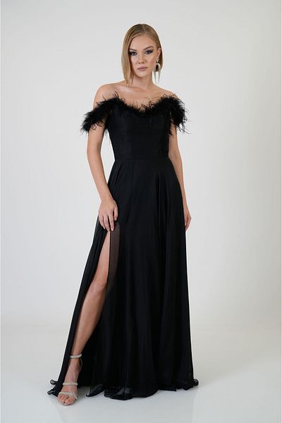 Carmen Schwarzes Chiffon-Abendkleid mit Federschlitz