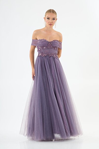 Carmen Levandulový vyšívaný tyl s nízkým rukávem