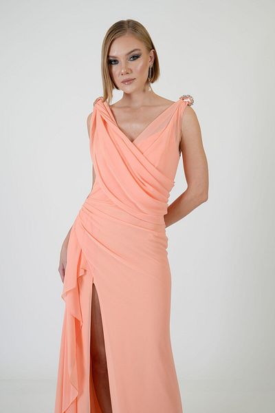 Carmen Abendkleid aus Chiffon mit Schmucksteinen und Schlitz an den Schultern