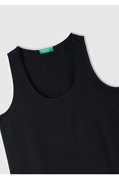 United Colors of Benetton بلوزة نسائية سوداء اللون 100% مزخرفة ومخيطة وفتحة رقبة دائرية واسعة
