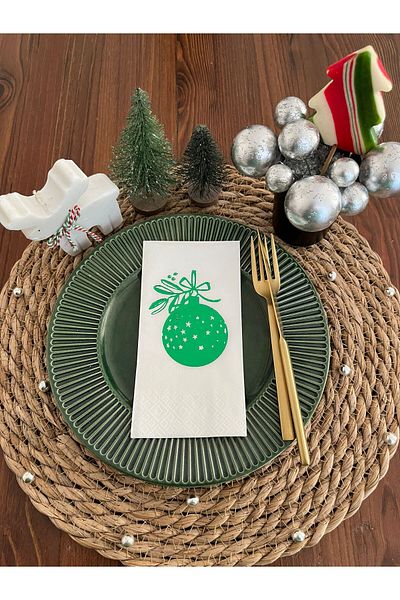 kidspartim Set of 16 Green Gilded White Pine Tree Ornament Napkins