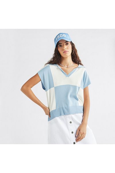 FAV Colourblock T-shirt with Collar and Extended Sleeves