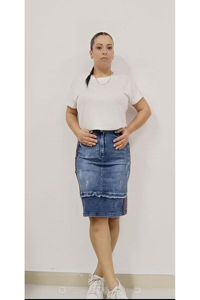 AKŞEN GİYİM Large Size Women's Stoned Washed Embroidery Detailed 100% Denim Fabric Jeans Short Skirt