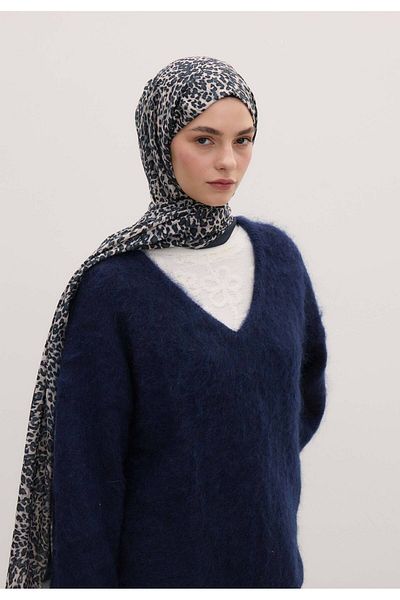 Fresh Blue Tiny Leopard Patterned Shawl