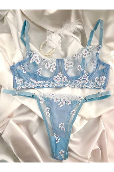 Noche De Luz Dream Women's Underwire Lace Lingerie Set