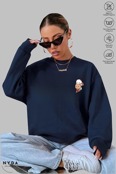 Nyda Collections Unisex μακρυμάνικο Bubu Dudu Scooter με στάμπα με λαιμόκοψη χωρίς κουκούλα υπερμεγέθη φούτερ