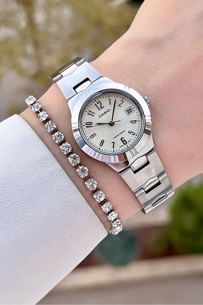 Casio Metallic Color Women's Wristwatch