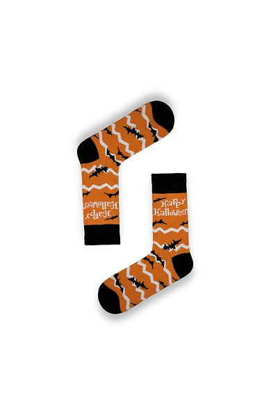 CARNAVAL SOCKS Оранжеви чорапи с шарка на прилеп и надпис „Честит Хелоуин“