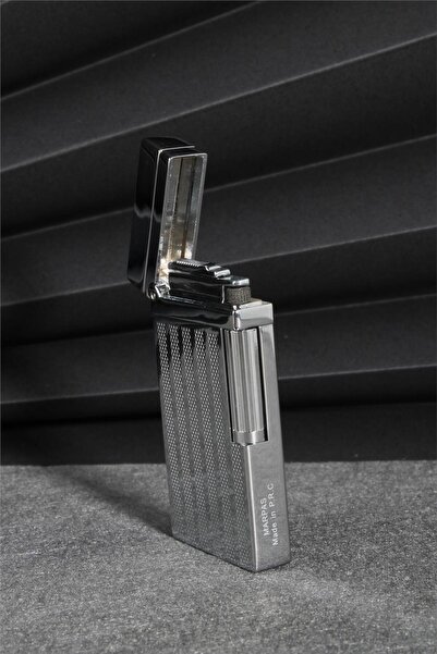 Silvio Monetti Gümüş Renk Kapaklı Özel Tasarım Gazlı Çakmak 24CSM900TR04