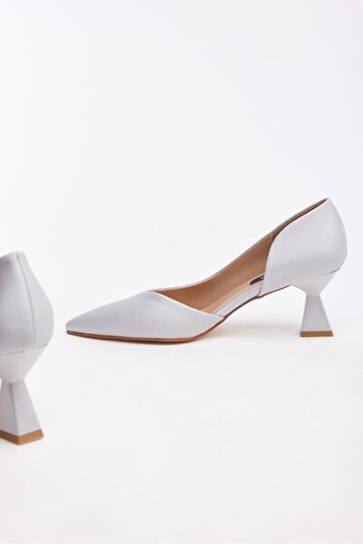 derinet Kısa Topuk Saten Kadın Stiletto