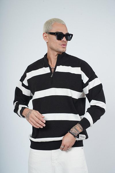 Butik Пуловер от плетено платно с половин цип и райета