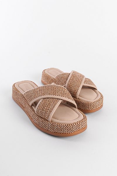 Capone Outfitters Γυναικεία σανδάλια με ίσιο τακούνι από ψάθινο σταυρό