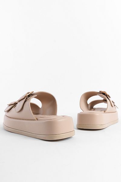 Capone Outfitters Damen-Hausschuhe mit Keilabsatz und Schnalle