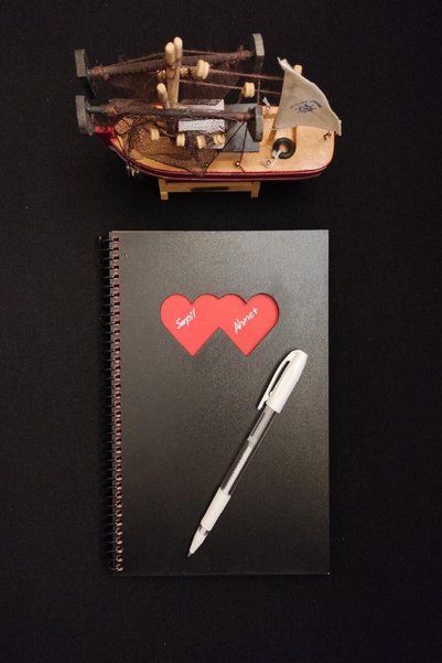 Generic Brand Black Page Memory Book with Heart Cut Wooden Cover Photo Album Book 35 Sheets 165 gr Paper