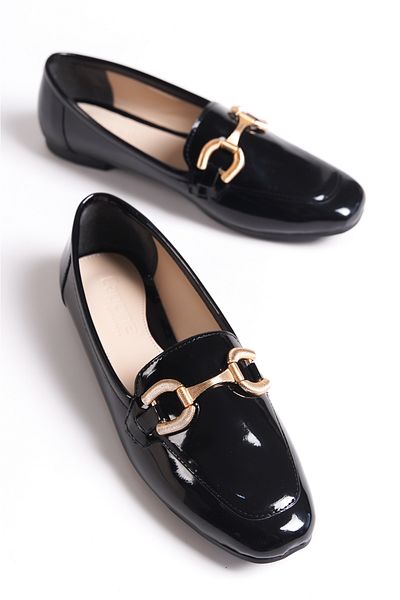 Capone Outfitters Women's Loafer with Front Buckle Accessory