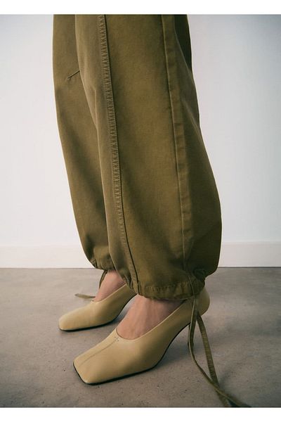 MANGO Woman Pantofi cu vârf pătrat din piele 100%.