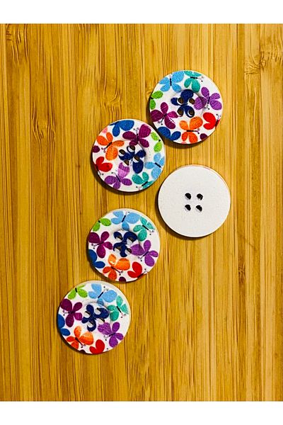 Kartopu Flower Pattern Painted Decorative Wooden Button 23 Mm. Pack of 5.
