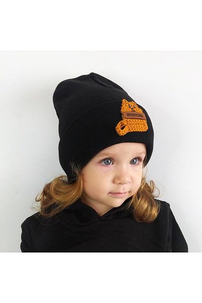 woodycord Hand Knitted Mustard Cat Figure on Black Knitwear Beret