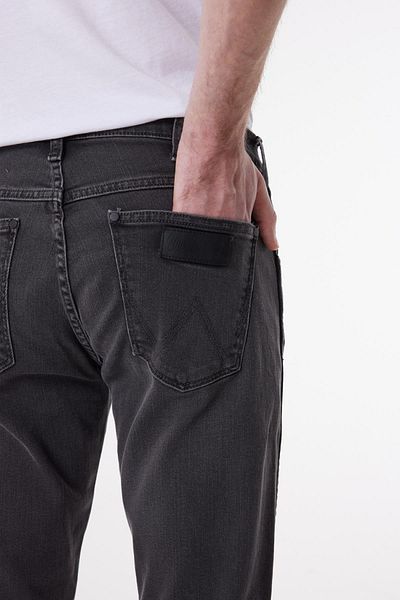 WRANGLER Slim Fit Slim Fit Niedrige Taille Dunkelgrau Stretch Larston Jean Denim Jeans