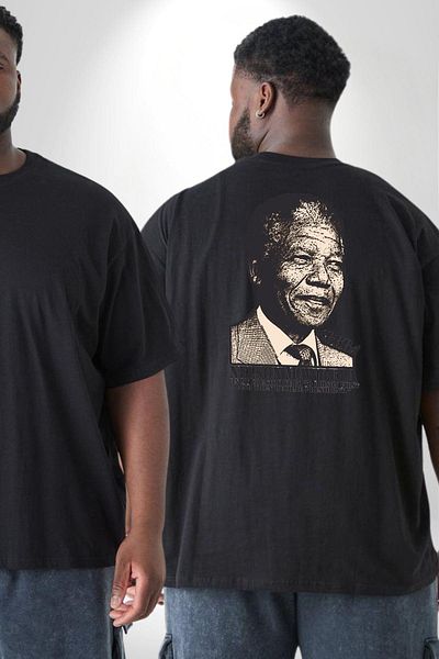 Angemiel تي شيرت أسود كبير الحجم من Nelson Mandela - للنساء/الرجال للجنسين، مطبوع على الظهر