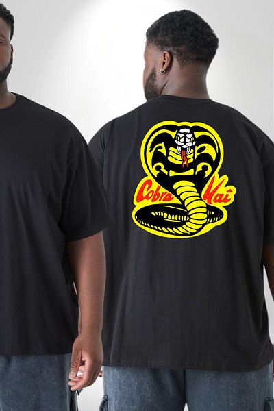 Angemiel تي شيرت Cobra Kai Karete - تي شيرت أسود كبير الحجم بشعار الأفعى للأطفال، للنساء والرجال للجنسين، مطبوع على الظهر