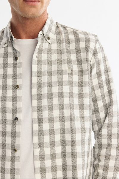 Avva Men's Khaki Buttoned Collar 100% Cotton Plaid Shirt A42Y2035