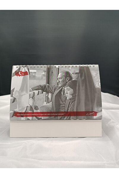 Liva Promosyon 2026 Atatürk Masa Takvimi (YENİ YIL 2026)