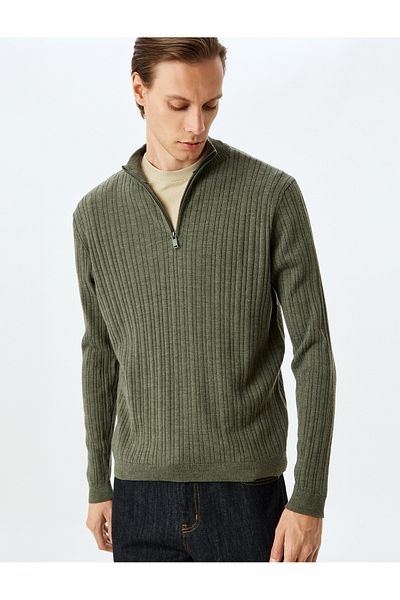 Koton Strickpullover mit Stehkragen und Reißverschluss – Wollmischung