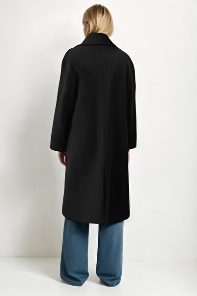 Vitrin Πουπουλένιο παλτό με ανοιχτό ώμο