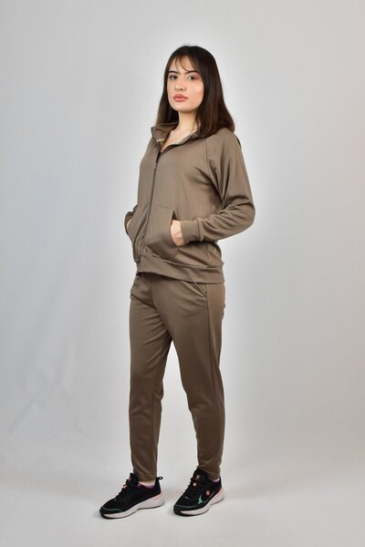 yakamor Women's Akat Top Stand Collar Straight Leg Tracksuit Set