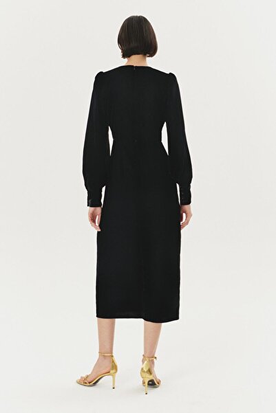 Exquise Yakası İşleme Detaylı Likralı Siyah Maxi Boy Elbise