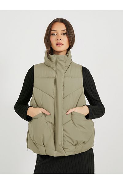 Styli Regular Fit Regular Length Sleeveless Padded Jacket