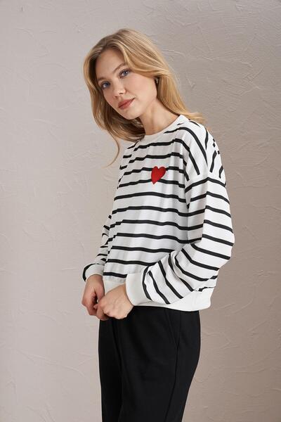 TENA Women's Black Crew Neck Striped Heart Embroidered Two Thread Basic Sweatshirt